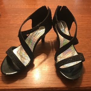 Girls black bedazzled heel